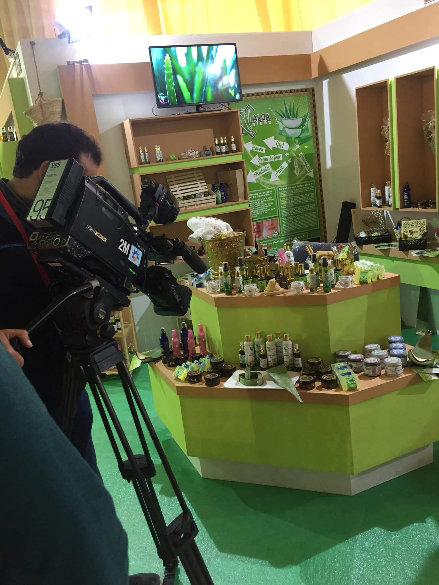 Stand ALOA BIBEN lors d’un tournage télévisé